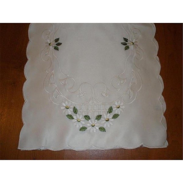 Fastfood ZC0800296-1472 14 x 72 in. Embroidered Daisies And Lacy Cutwork Table Runner FA2570234 - main